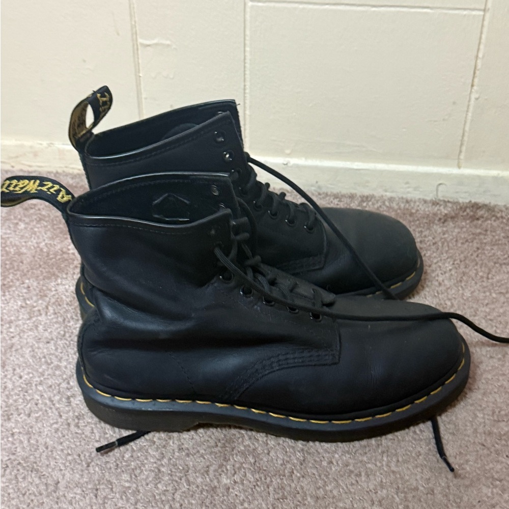 Dr. Martens Classic Black womens Boots
